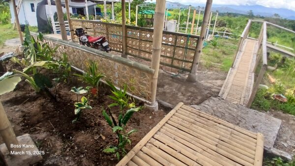 Grandiose new Sandstone Entrance to the Bridge